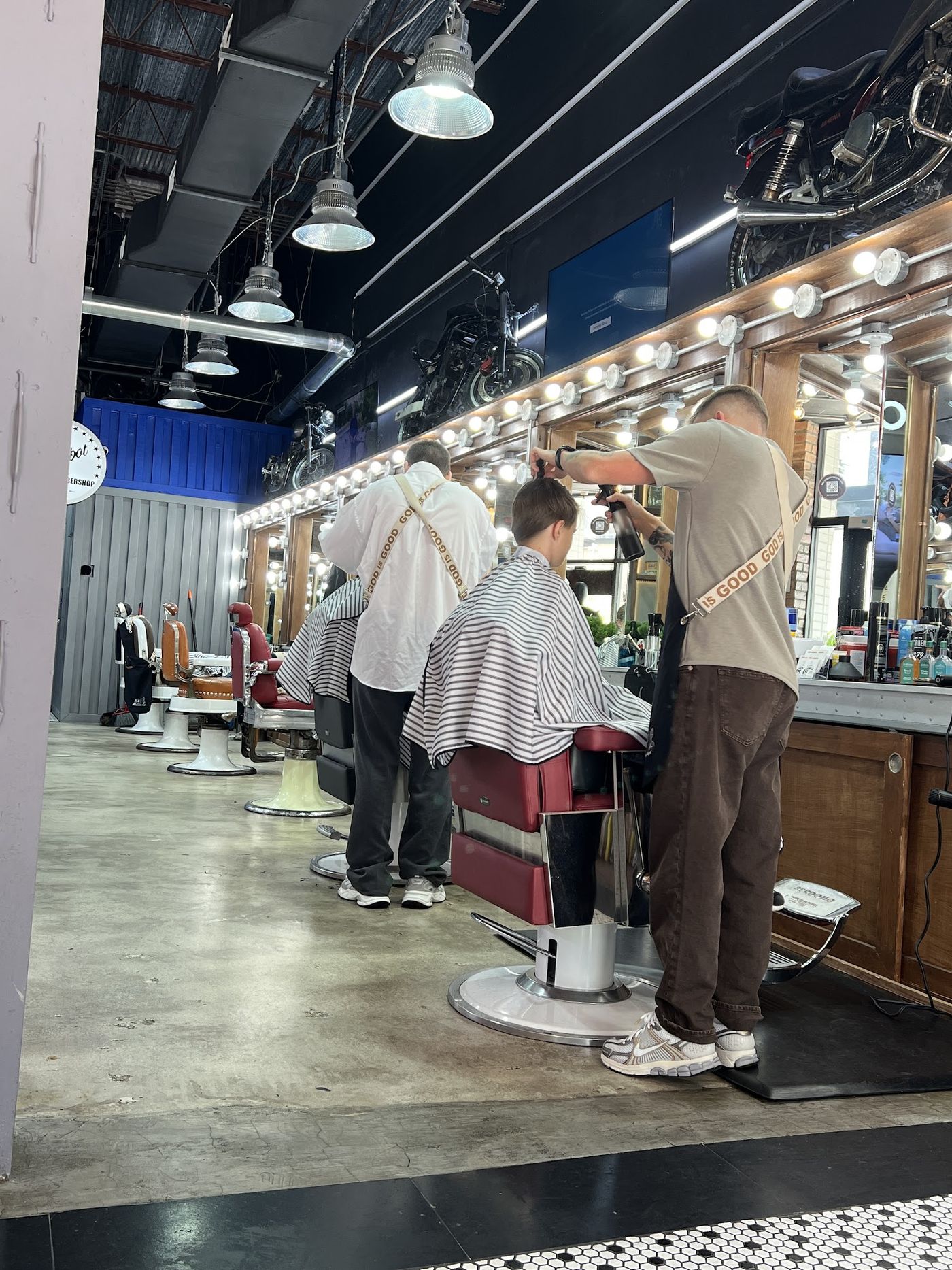 Inside The Spot Barbershop Aventura Town Center