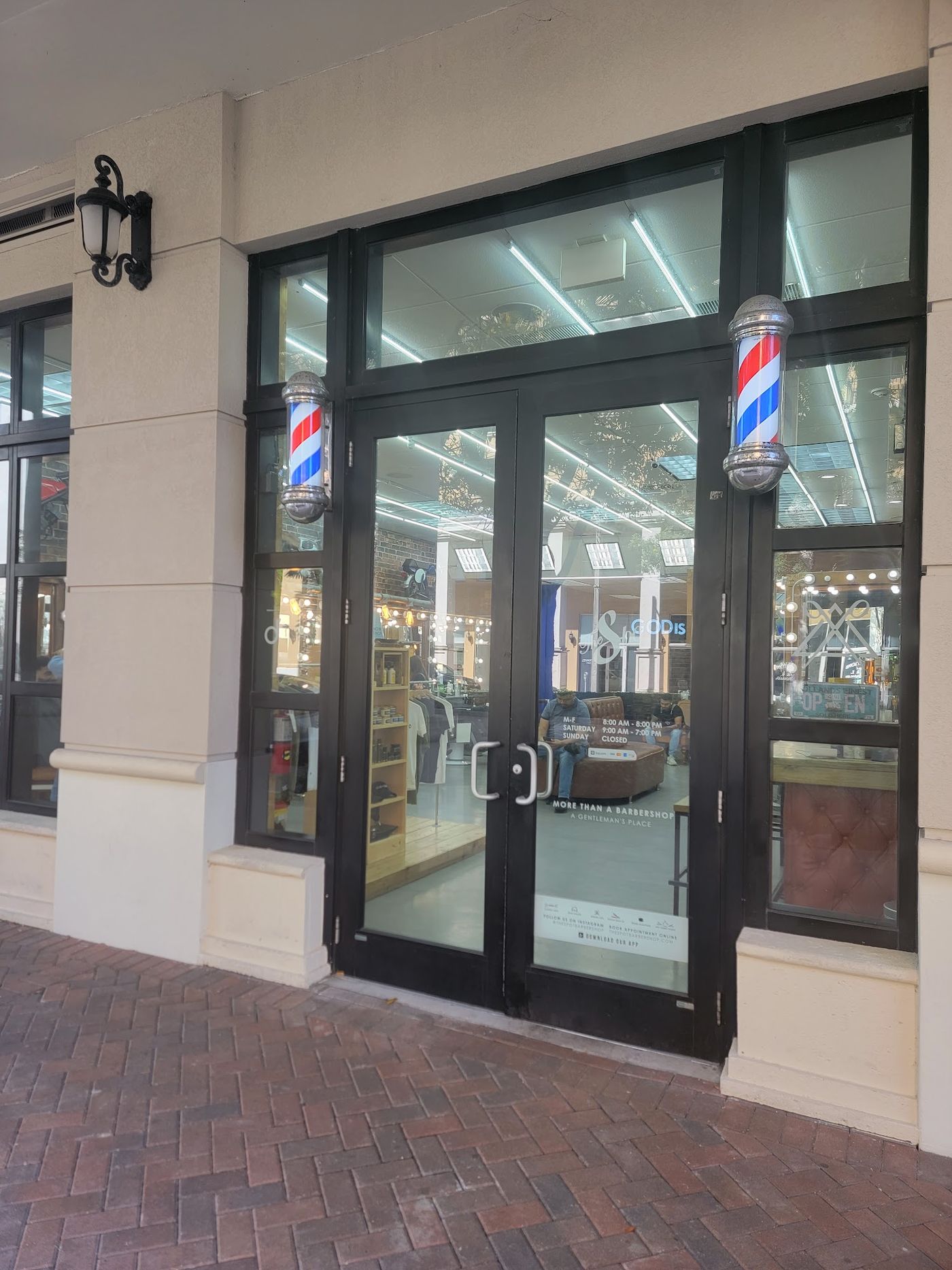 Inside The Spot Barbershop Ponce